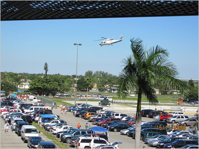 08 Gameday Miami - Hvor ellers end i Miami!! 2 heli-landingspladser ved stadiumet.. og de blive flittigt brugt!